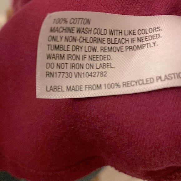 Raspberry Pink V Neck Medium Basic Top. EUC - Picture 5 of 7